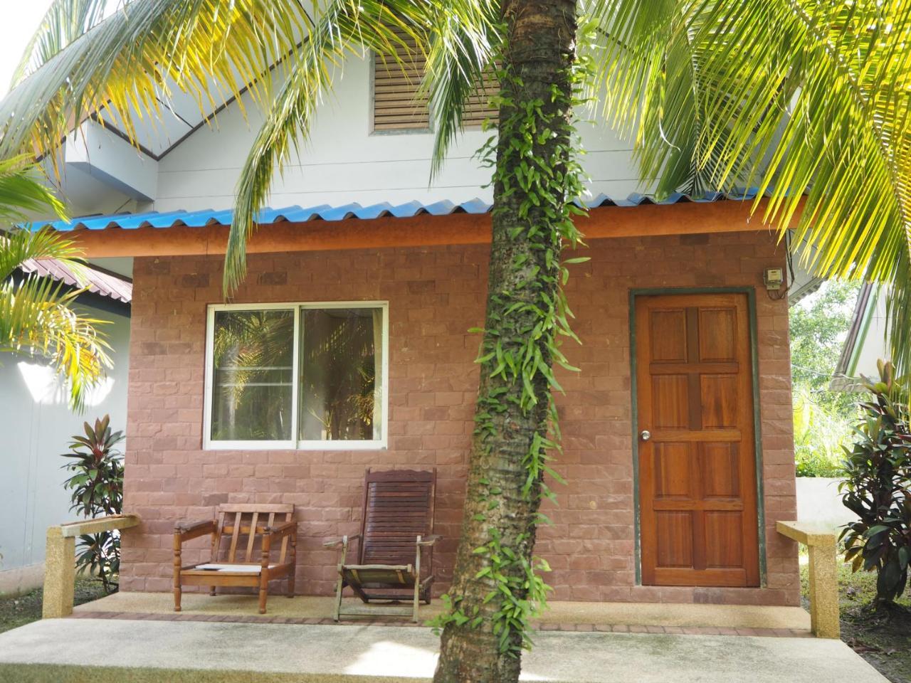 Coconut Bungalow Hotel Nai Yang Exterior photo