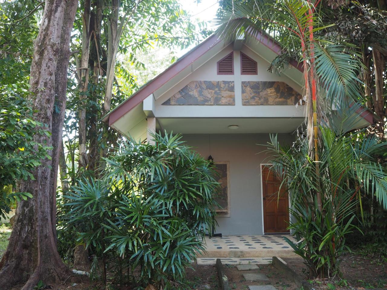 Coconut Bungalow Hotel Nai Yang Exterior photo